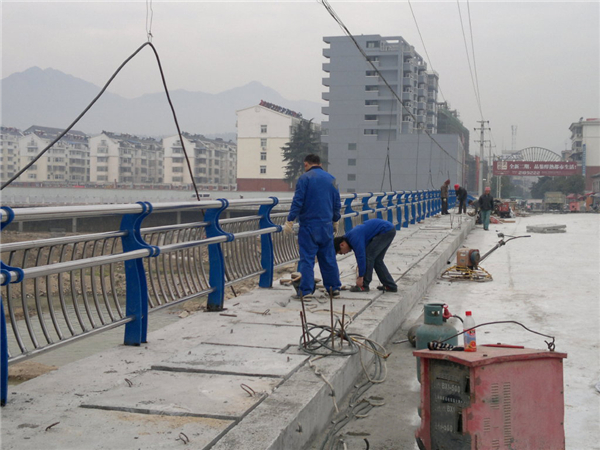 红桥不锈钢复合管护栏常见问题及解决方案